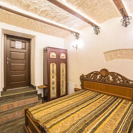 Apartments On Valova 16, On Market Square Lviv Luaran gambar