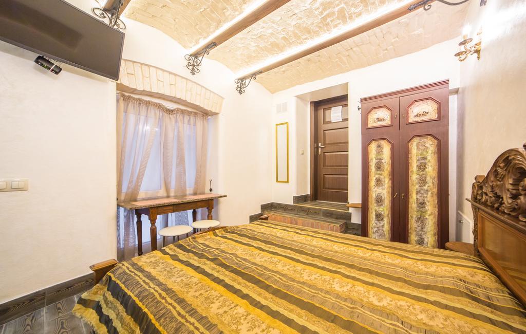 Apartments On Valova 16, On Market Square Lviv Luaran gambar