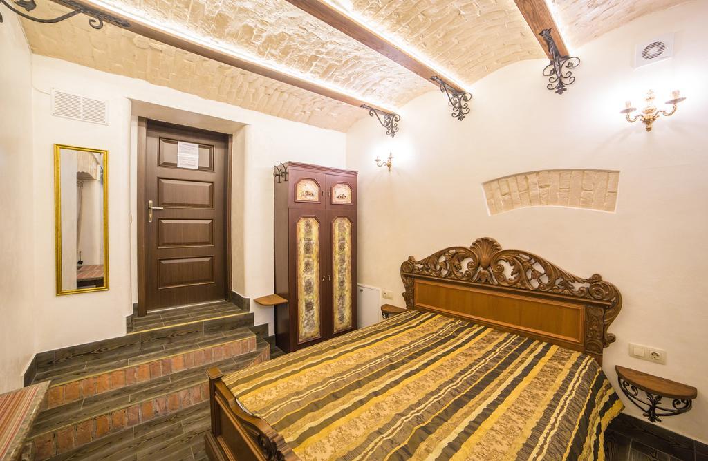 Apartments On Valova 16, On Market Square Lviv Luaran gambar